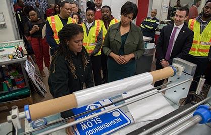 Mayor Bowser at DDOT Sign Event